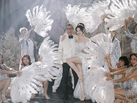 Nguyễn Lê Hồng Minh tự biên đạo tiết mục đặc biệt cùng học viên trong tiệc cưới xa hoa của mình
